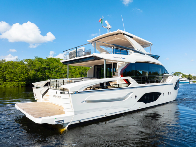 70 Fly Yacht Photos Pics 