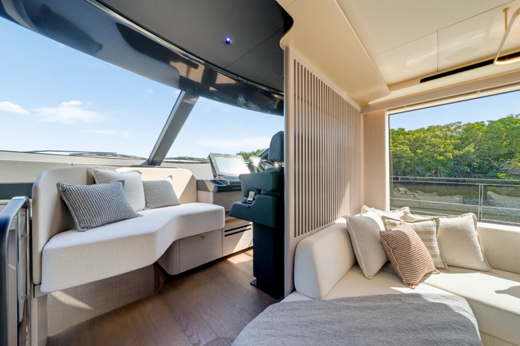 70 Fly Yacht Photos Pics 