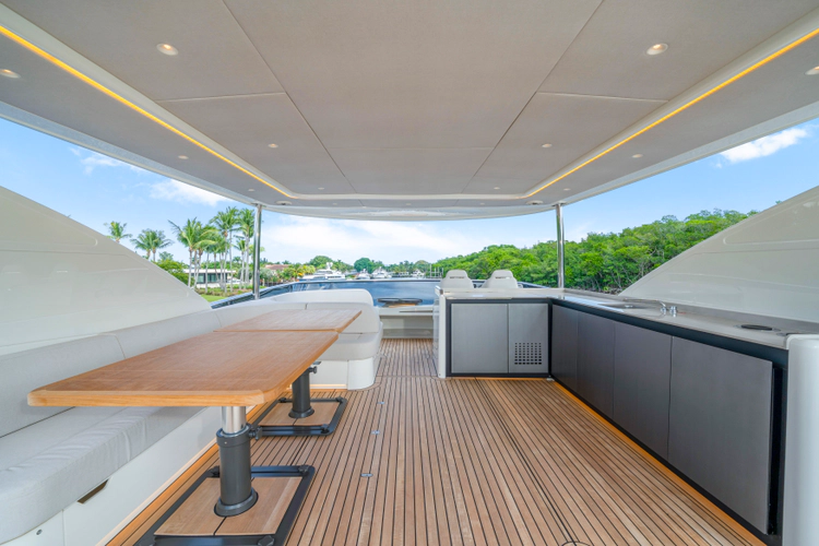 70 Fly Yacht Photos Pics 