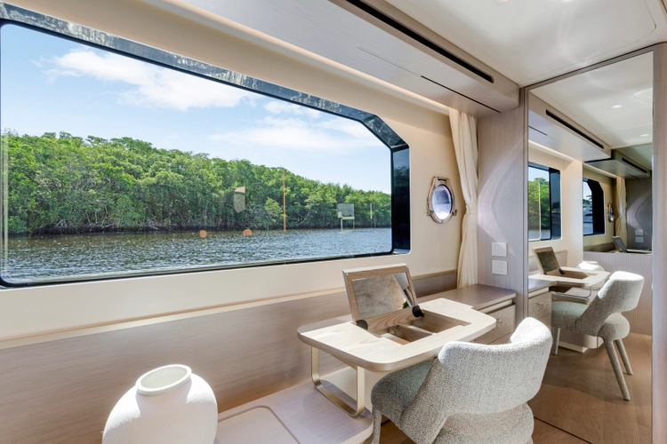 70 Fly Yacht Photos Pics 