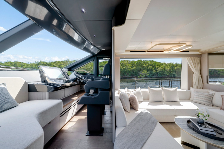 70 Fly Yacht Photos Pics 