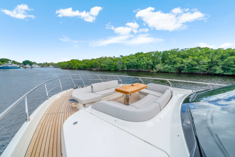 70 Fly Yacht Photos Pics 