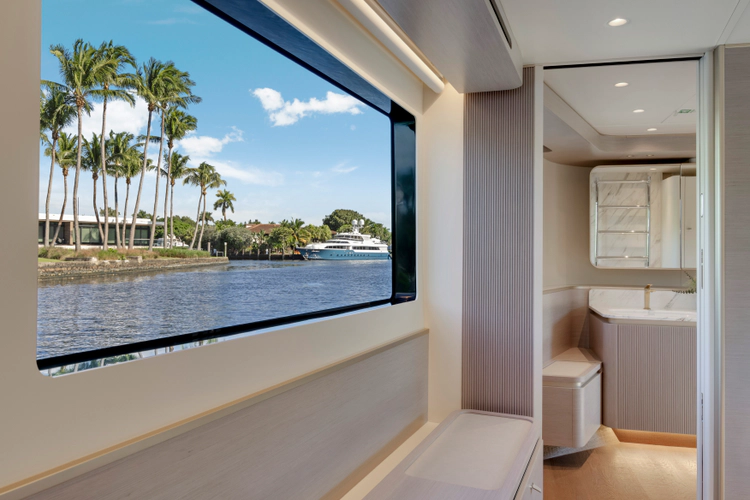 70 Fly Yacht Photos Pics 