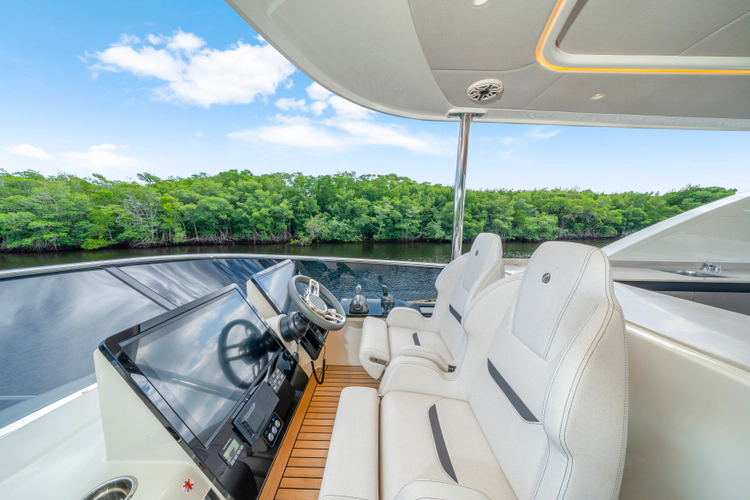 70 Fly Yacht Photos Pics 