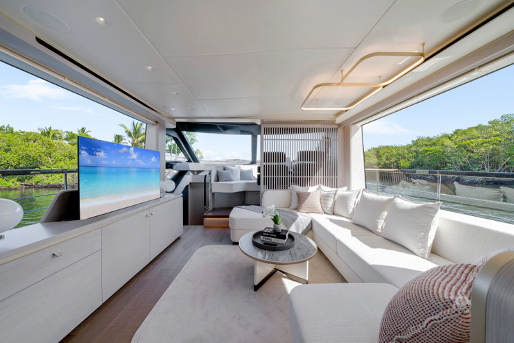 70 Fly Yacht Photos Pics 