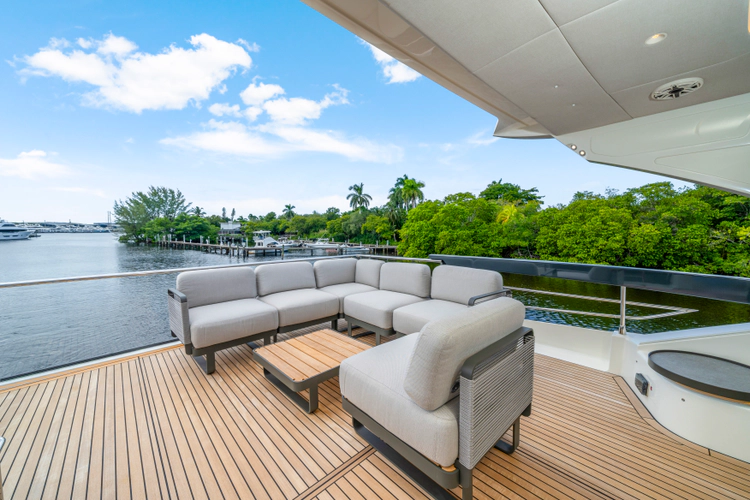 70 Fly Yacht Photos Pics 