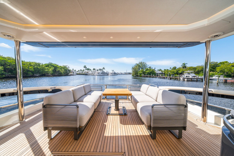 70 Fly Yacht Photos Pics 