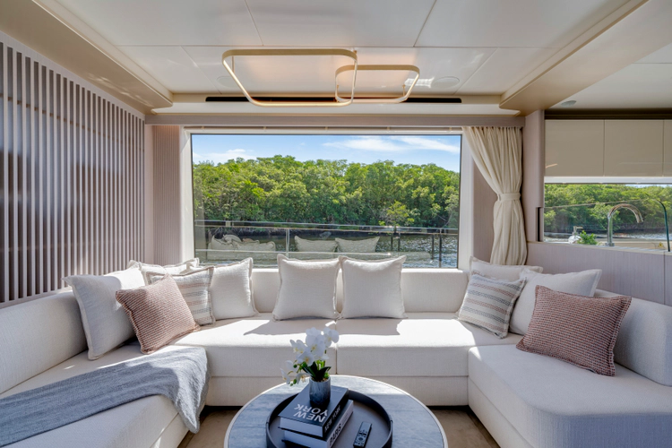 70 Fly Yacht Photos Pics 