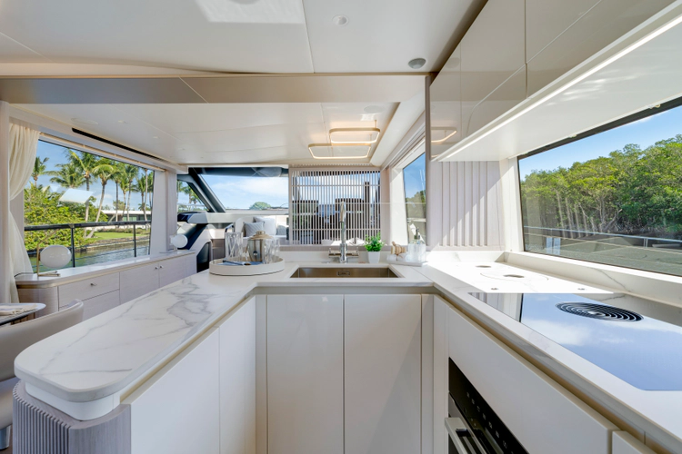 70 Fly Yacht Photos Pics 