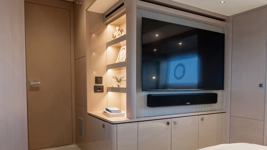 Manhattan 56 Yacht Photos Pics 