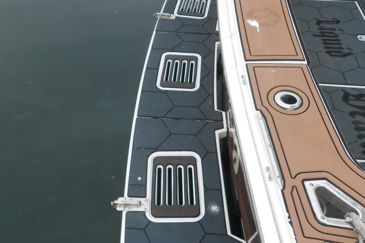 Beer Money Yacht Photos Pics 