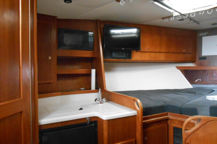 Beer Money Yacht Photos Pics 