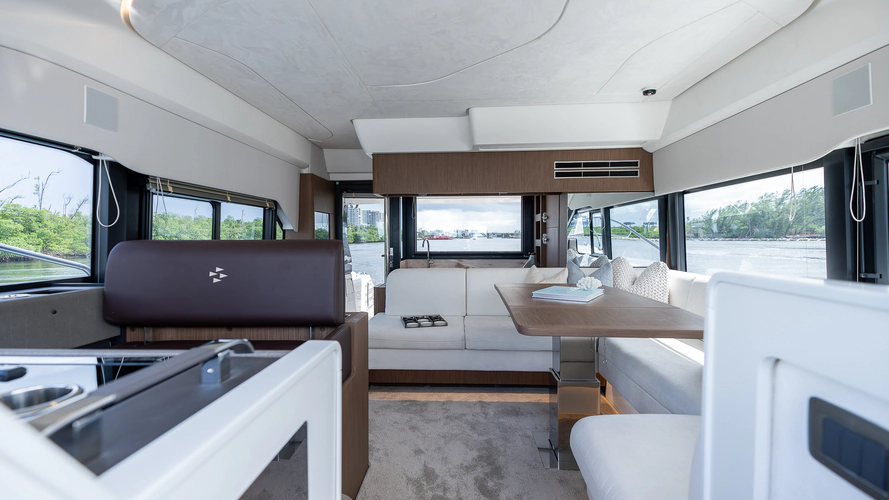 F4.9 Yacht Photos Pics 