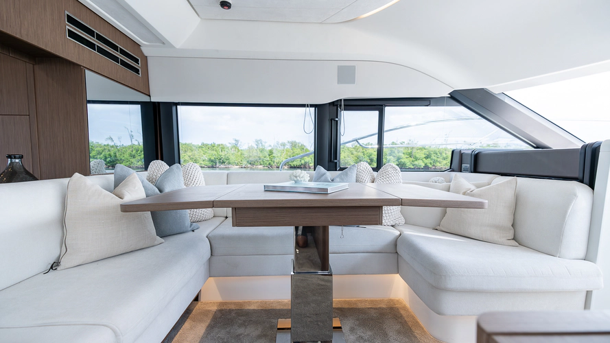 F4.9 Yacht Photos Pics 