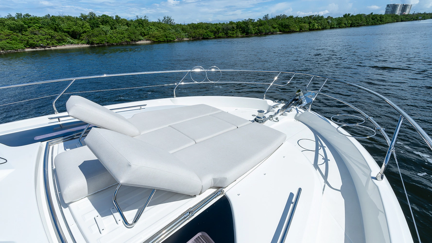 F4.9 Yacht Photos Pics 