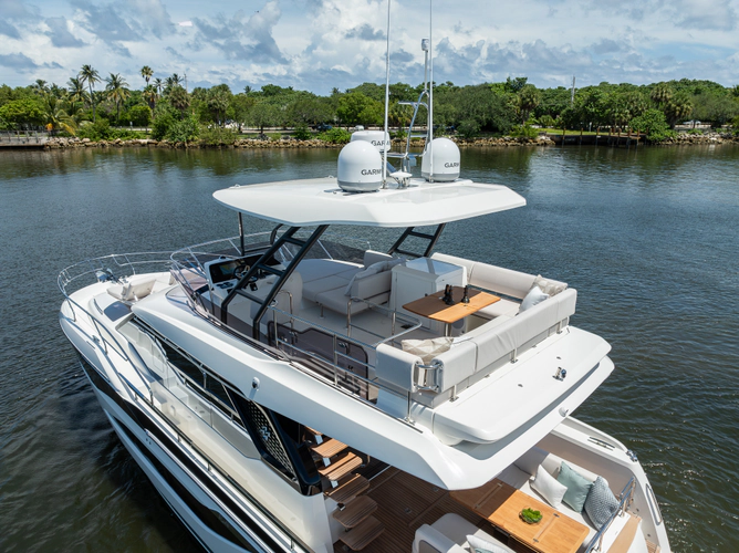 F4.9 Yacht Photos Pics 