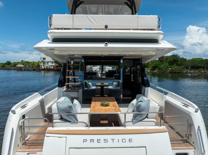 F4.9 Yacht Photos Pics 