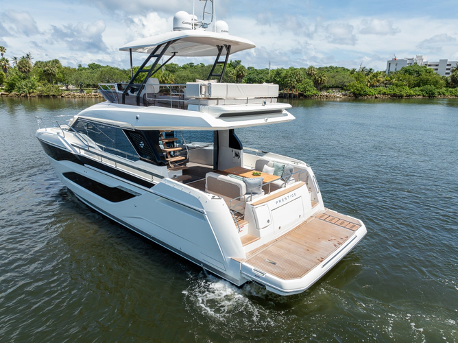 F4.9 Yacht Photos Pics 