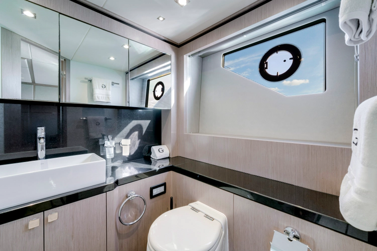 Gravitas Yacht Photos Pics 