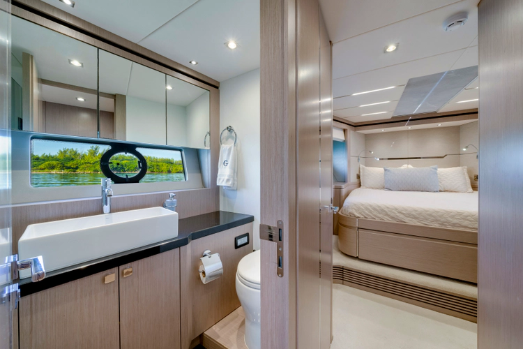 Gravitas Yacht Photos Pics 