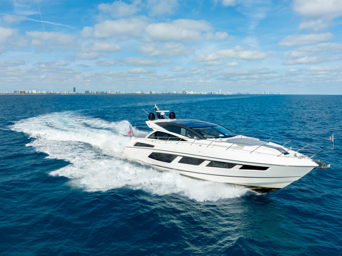 Gravitas Yacht Photos Pics 