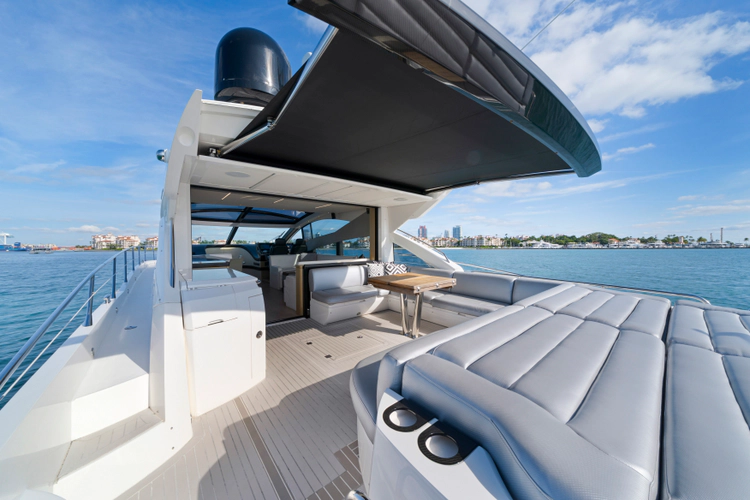 Gravitas Yacht Photos Pics 