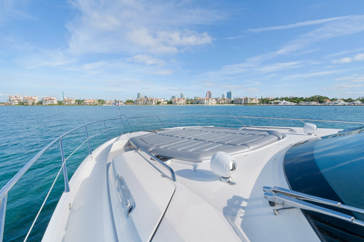 Gravitas Yacht Photos Pics 