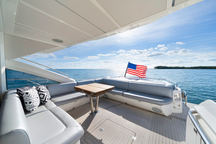 Gravitas Yacht Photos Pics 