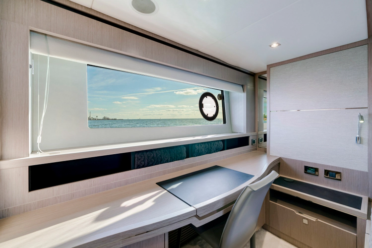 Gravitas Yacht Photos Pics 