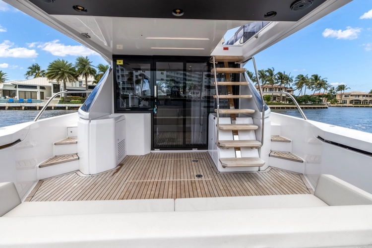 Amelia Seas Yacht Photos Pics 