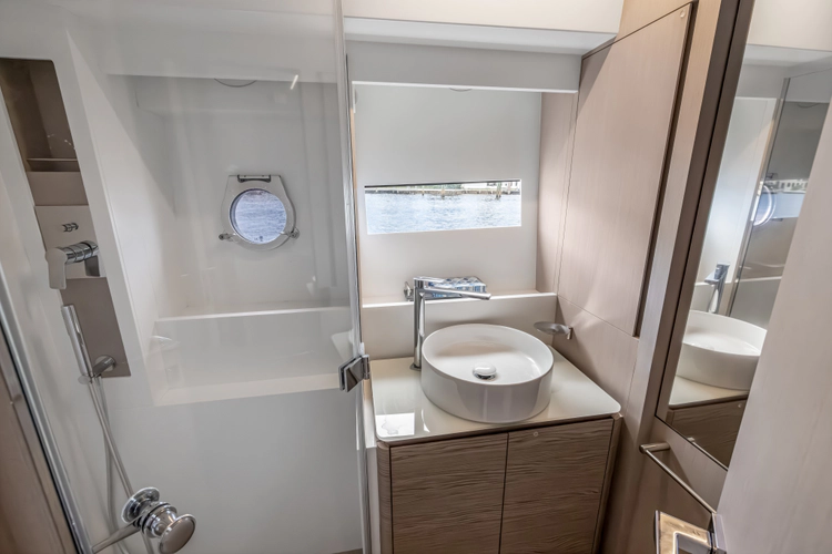 Amelia Seas Yacht Photos Pics 