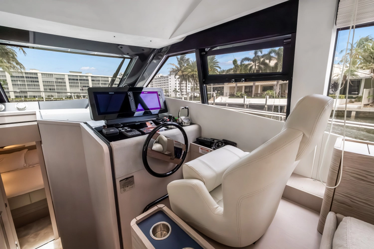Amelia Seas Yacht Photos Pics 