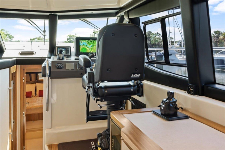 Tangerine Moon Yacht Photos Pics 