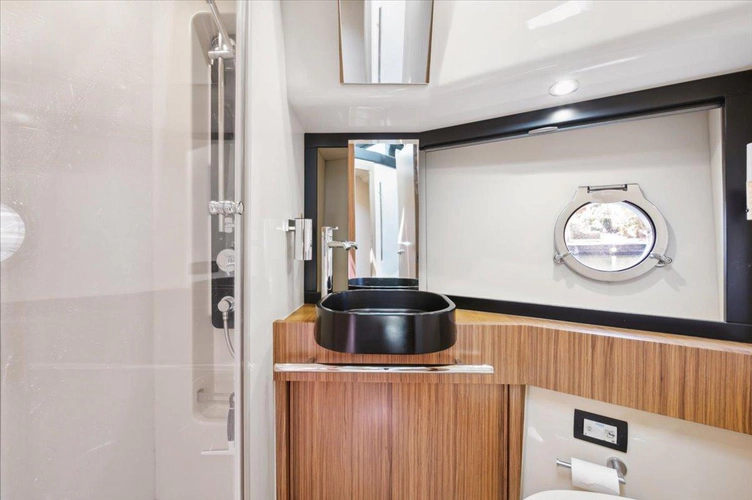 Tangerine Moon Yacht Photos Pics 