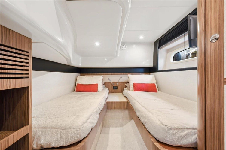 Tangerine Moon Yacht Photos Pics 