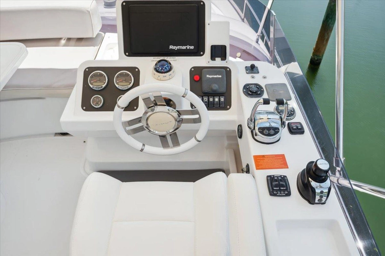 Tangerine Moon Yacht Photos Pics 