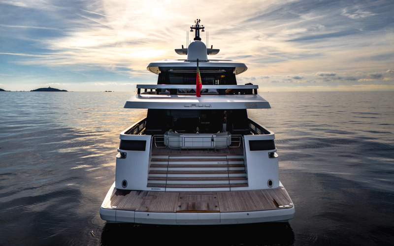 L.a.u.l Yacht Photos Pics 