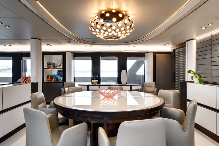 L.a.u.l Yacht Photos Pics 