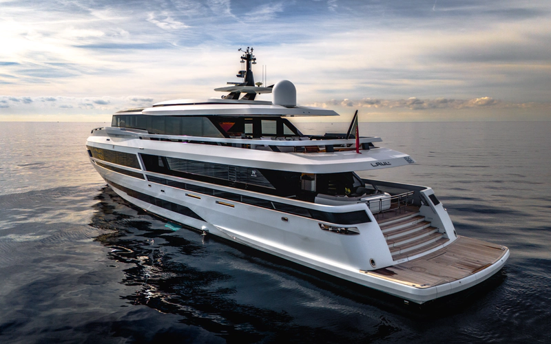 L.a.u.l Yacht Photos Pics 