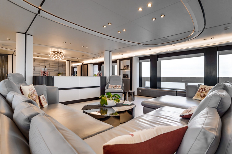 L.a.u.l Yacht Photos Pics 