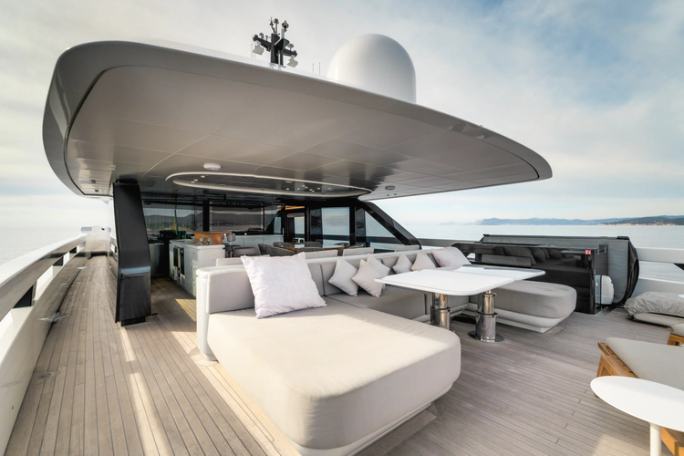 L.a.u.l Yacht Photos Pics 