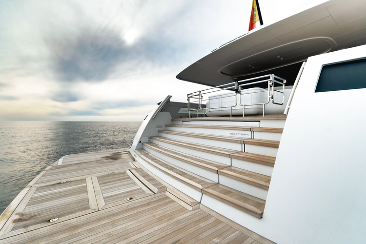 L.a.u.l Yacht Photos Pics 