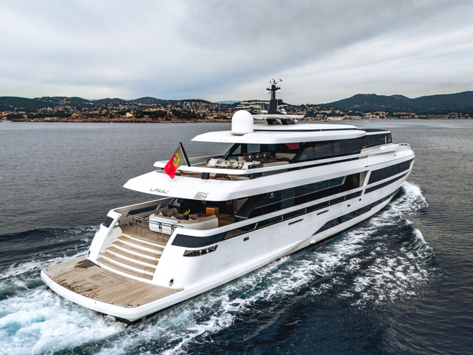 L.a.u.l Yacht Photos Pics 