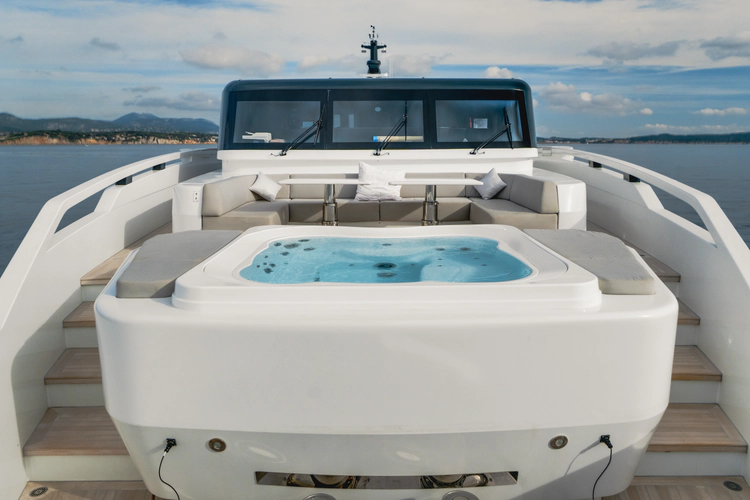 L.a.u.l Yacht Photos Pics 