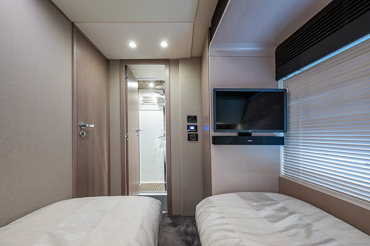 Liquid Asset Yacht Photos Pics 
