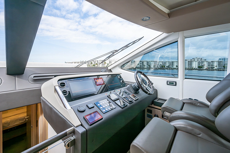 Liquid Asset Yacht Photos Pics 