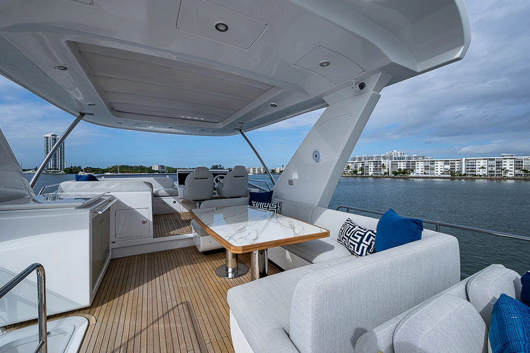 Liquid Asset Yacht Photos Pics 