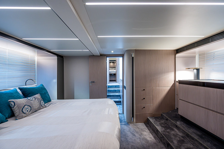 Liquid Asset Yacht Photos Pics 