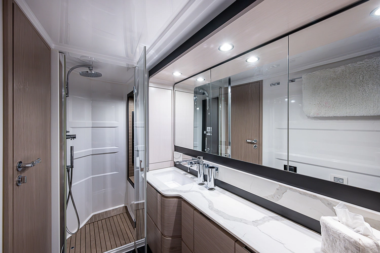 Liquid Asset Yacht Photos Pics 