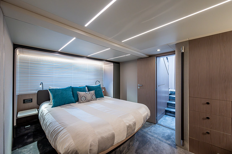 Liquid Asset Yacht Photos Pics 